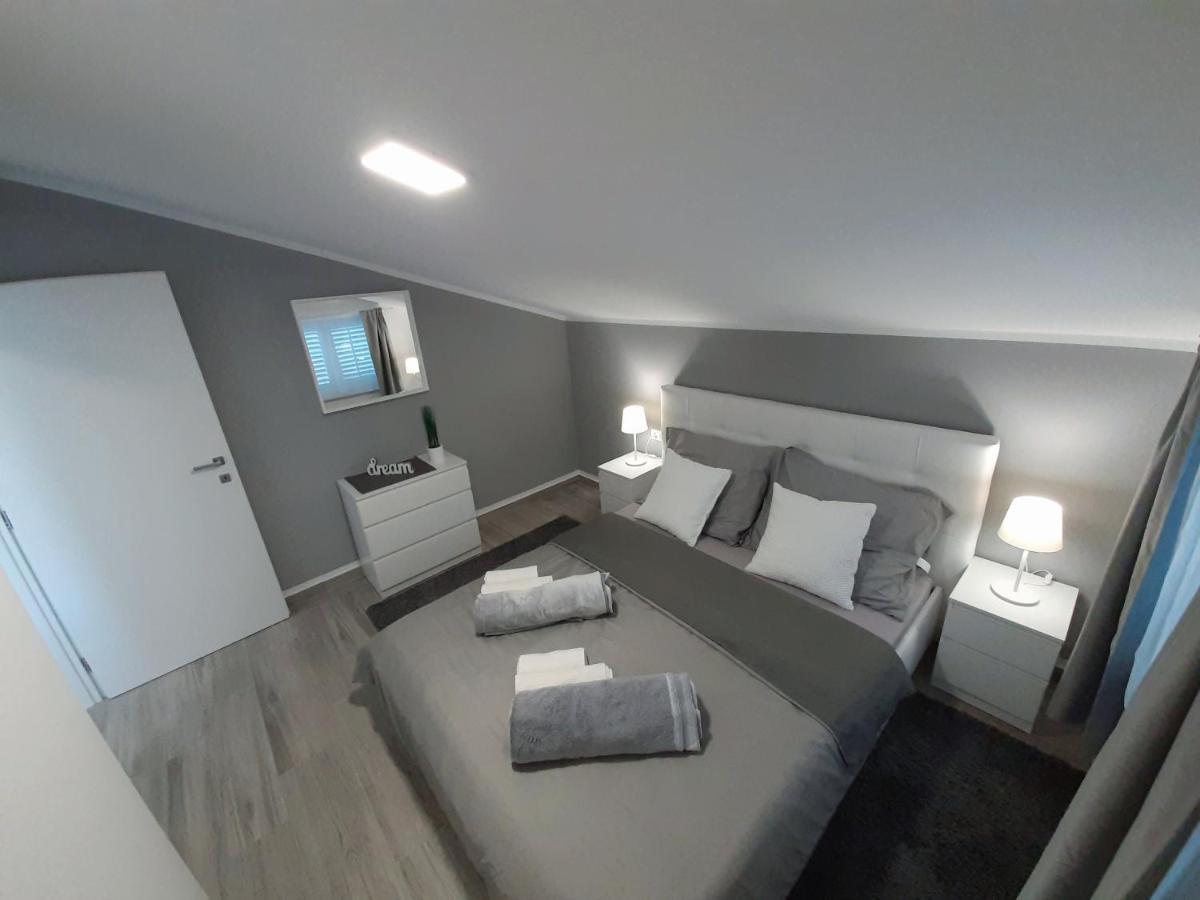 Guesthouse Villa Brestova プロミン エクステリア 写真