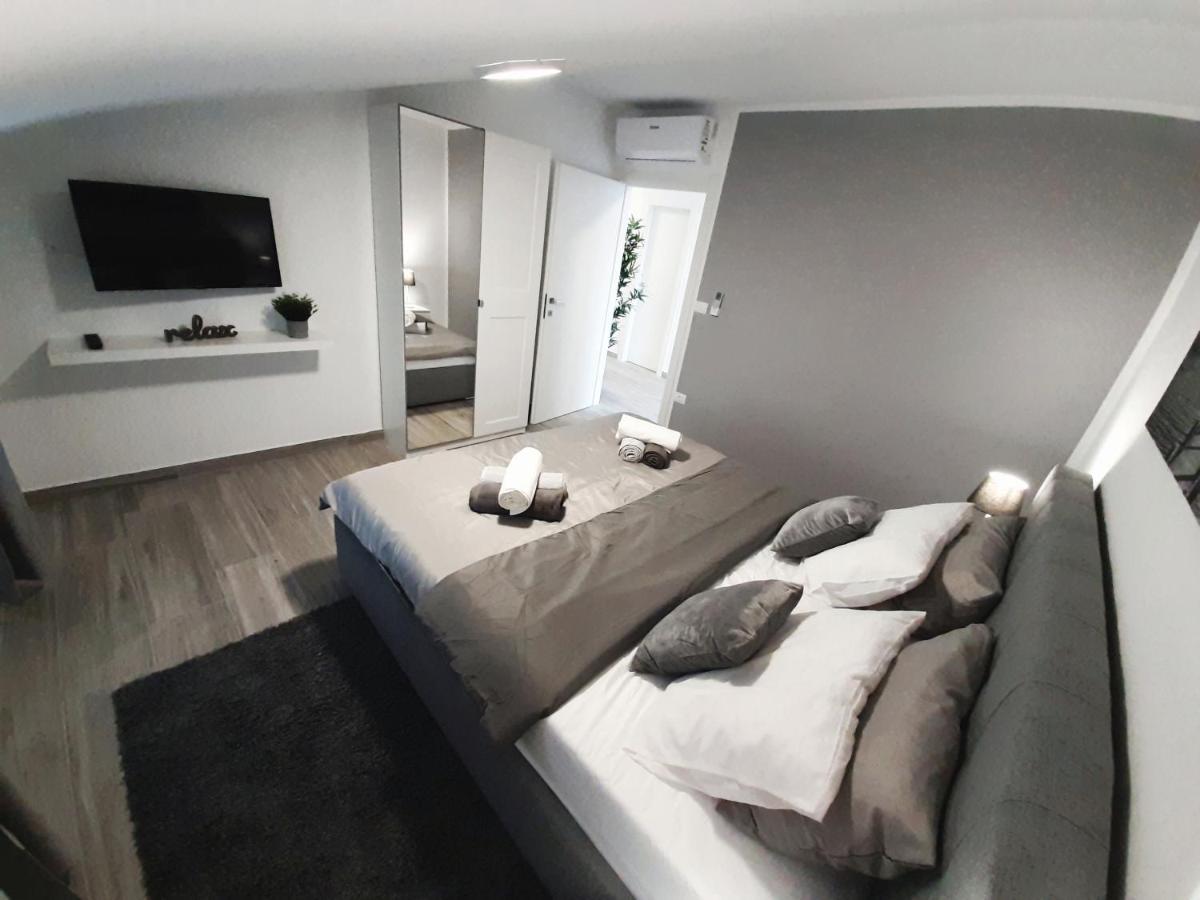 Guesthouse Villa Brestova プロミン エクステリア 写真