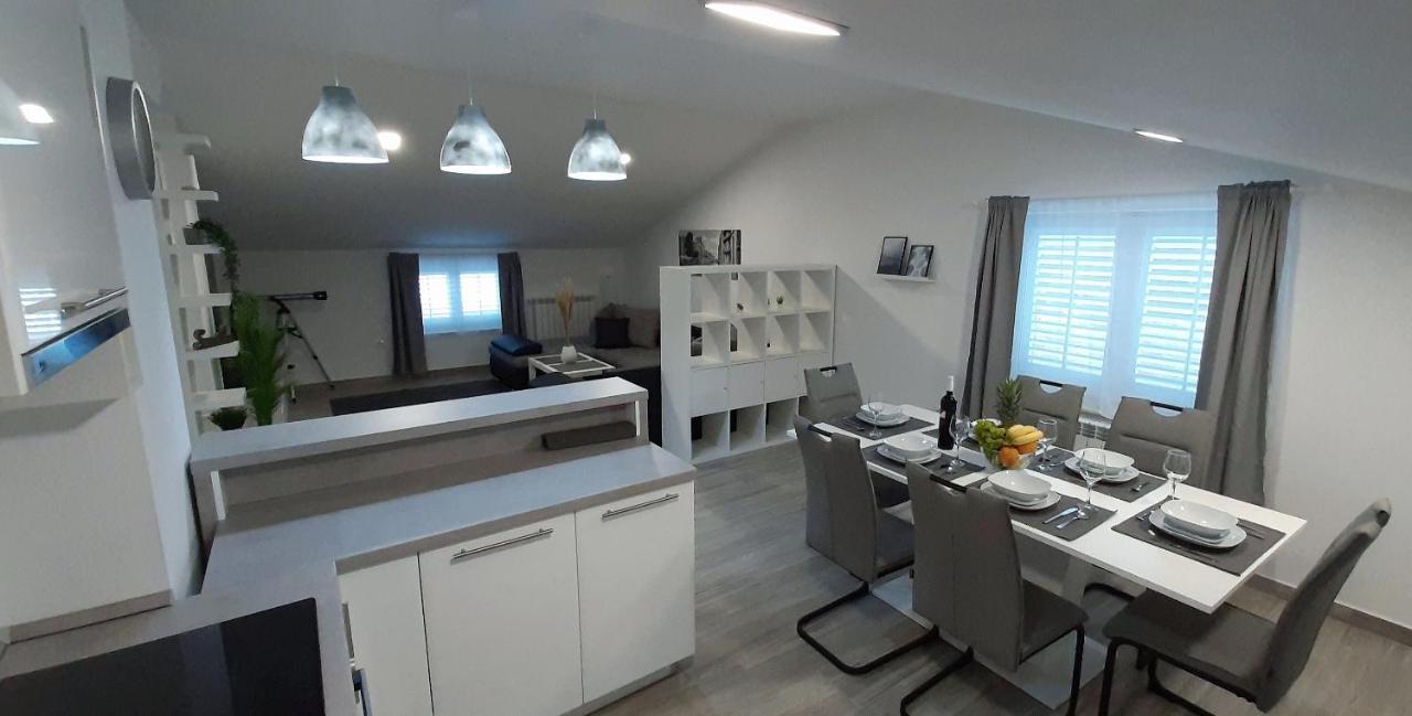 Guesthouse Villa Brestova プロミン エクステリア 写真